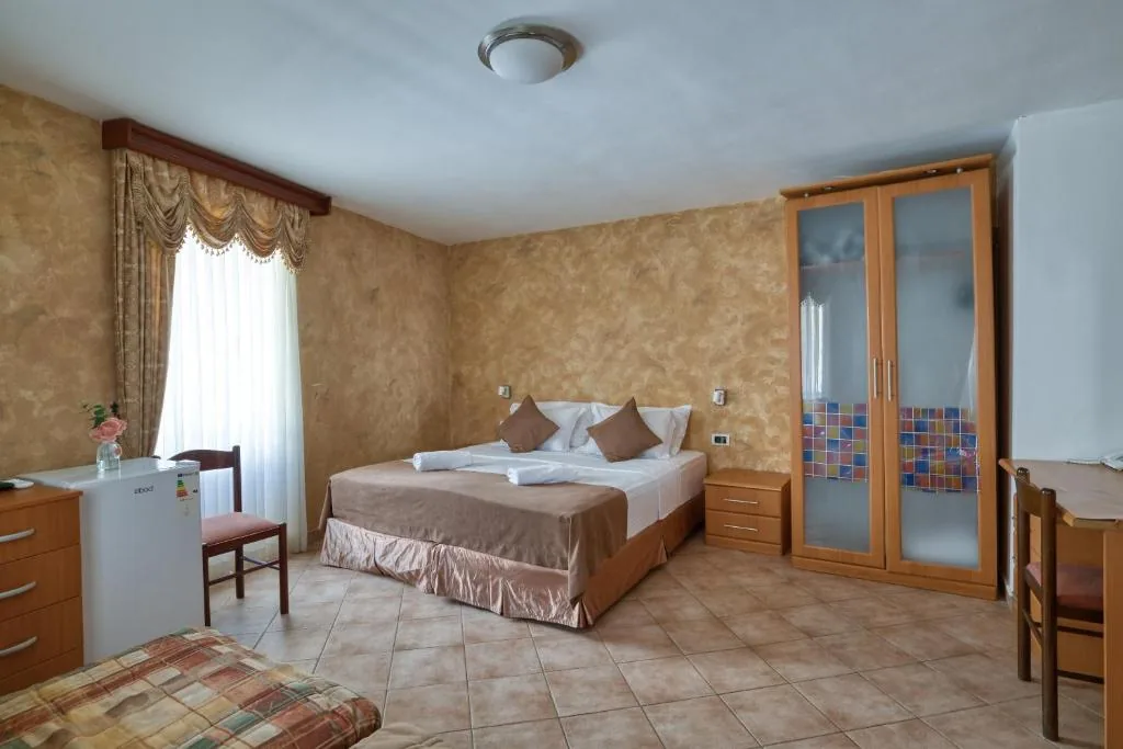 Hotel Rendez Vous